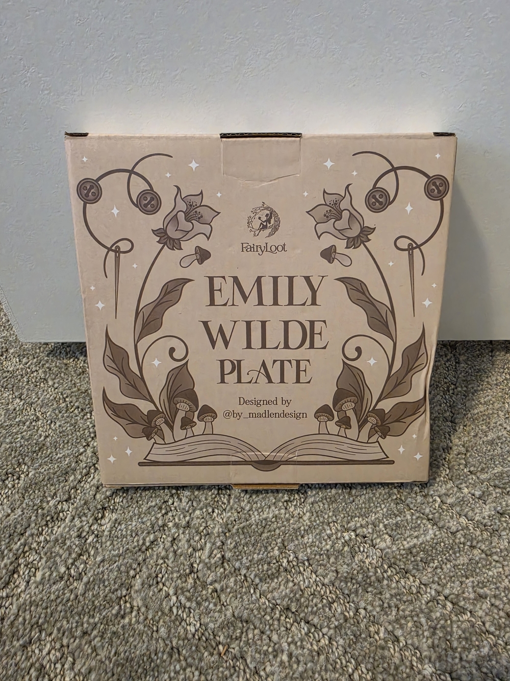 FairyLoot Emily Wilde Plate - Beige Decorative Collectible